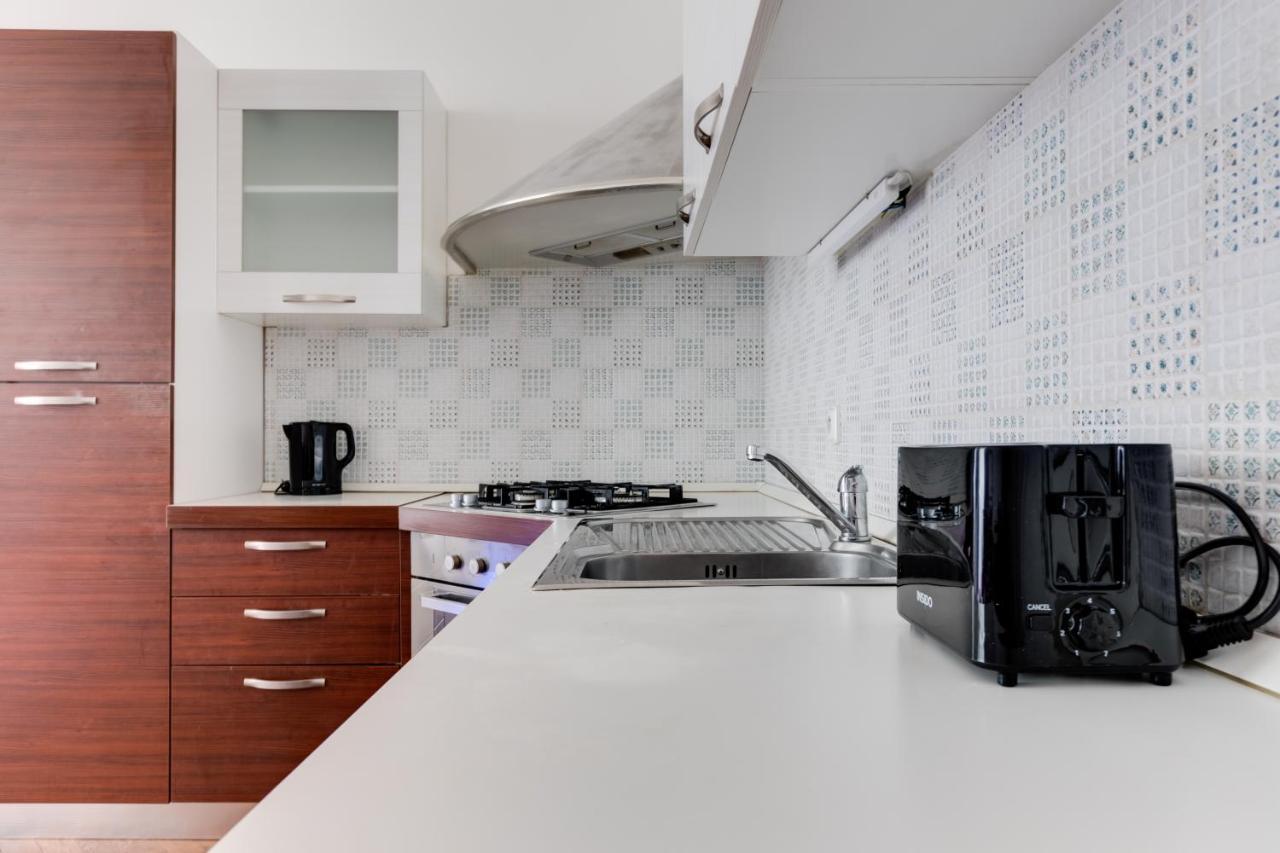 Luxury Riverside Apartments In The Center Of Прага Екстер'єр фото