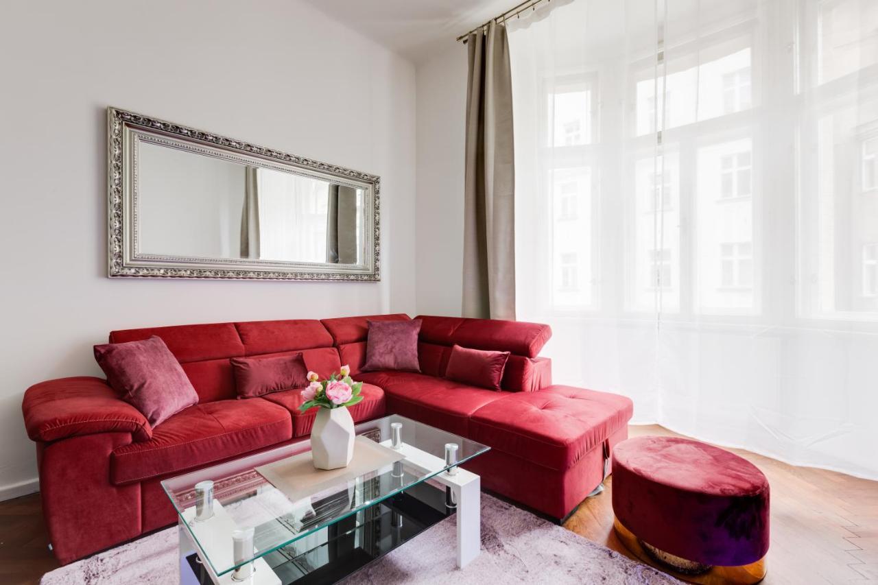Luxury Riverside Apartments In The Center Of Прага Екстер'єр фото