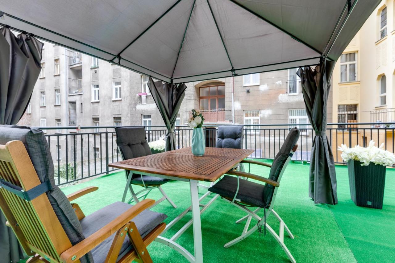 Luxury Riverside Apartments In The Center Of Прага Екстер'єр фото