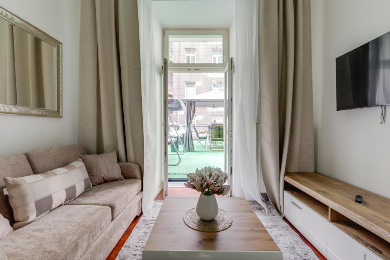 Luxury Riverside Apartments In The Center Of Прага Екстер'єр фото