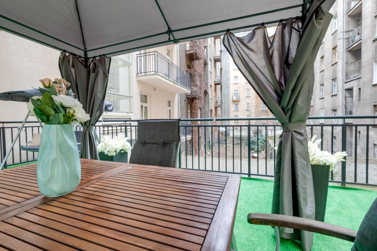 Luxury Riverside Apartments In The Center Of Прага Екстер'єр фото
