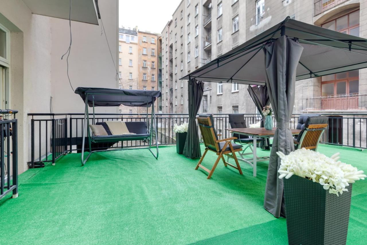 Luxury Riverside Apartments In The Center Of Прага Екстер'єр фото